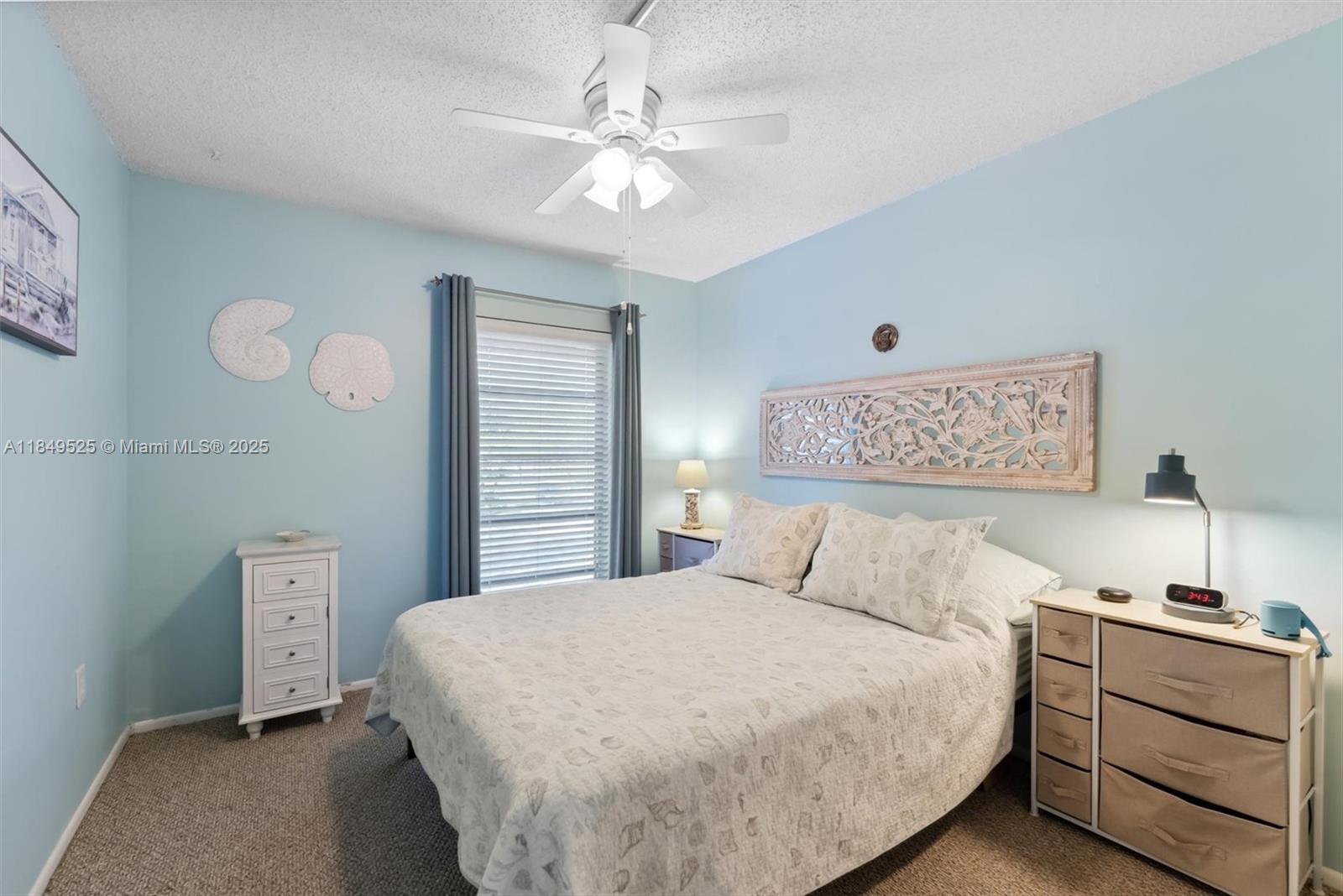 HOLLYWOOD GARDENS CONDOMI - Residential Lease