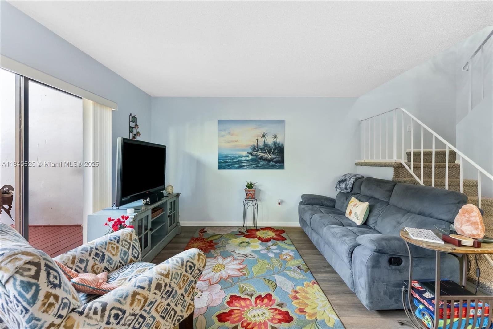 HOLLYWOOD GARDENS CONDOMI - Residential Lease