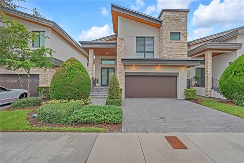 10250 NW 76th Ter Doral FL 33178