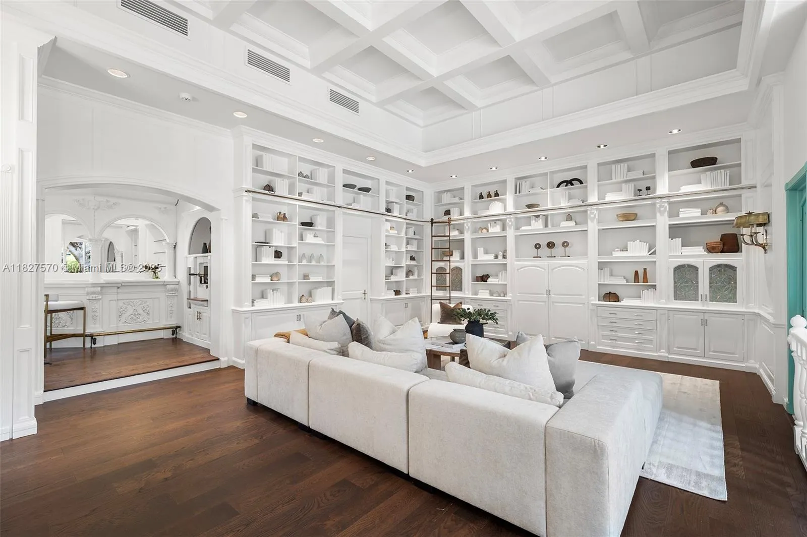 Miami Beach, Florida 33140, United States, 6 Bedrooms Bedrooms, ,7 BathroomsBathrooms,Residential,Active,158079