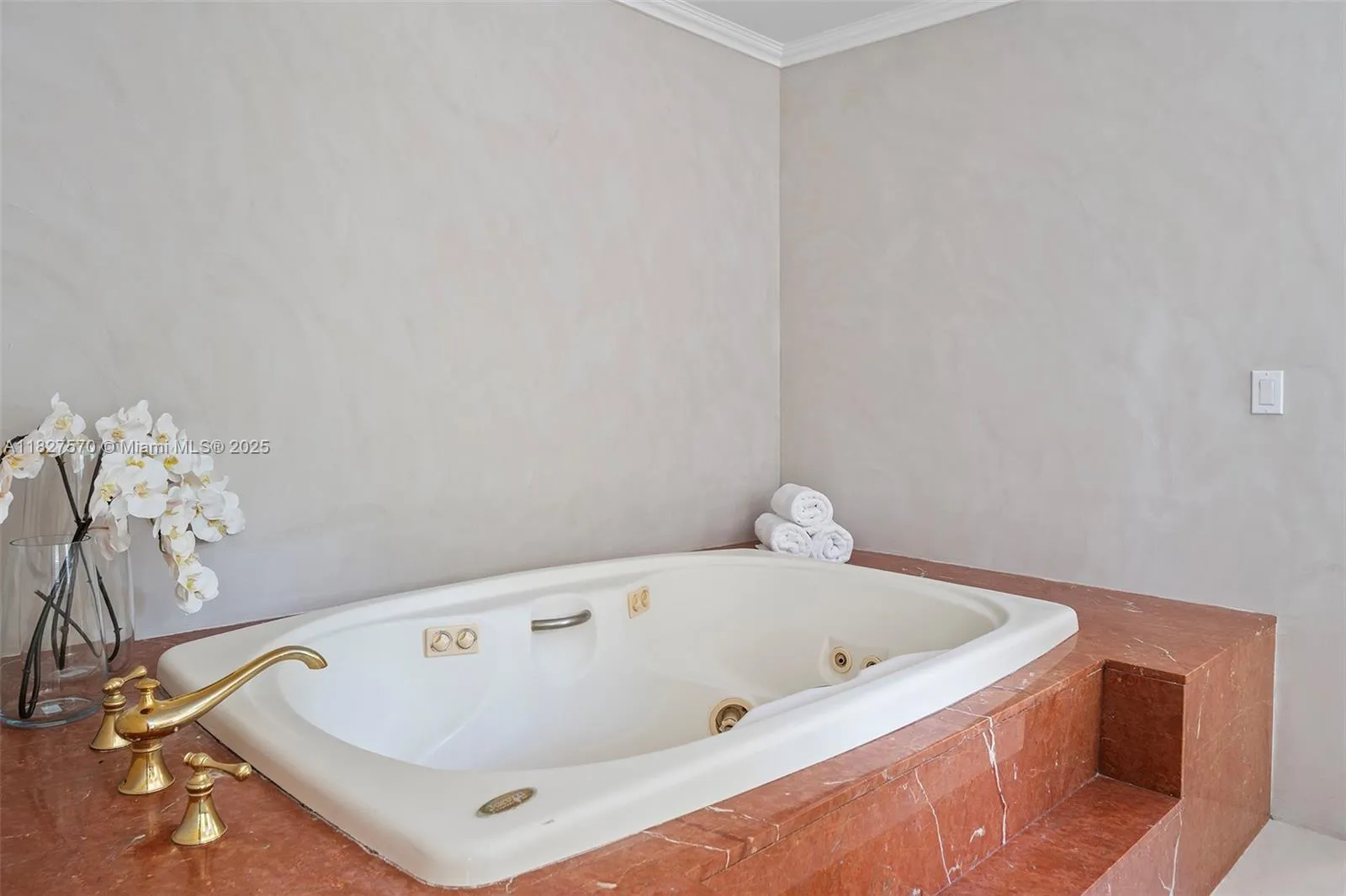 Miami Beach, Florida 33140, United States, 6 Bedrooms Bedrooms, ,7 BathroomsBathrooms,Residential,Active,158079