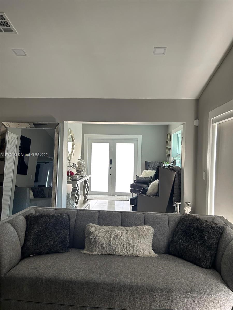 WEITZER SHAUNA MEADOWS SE - Residential