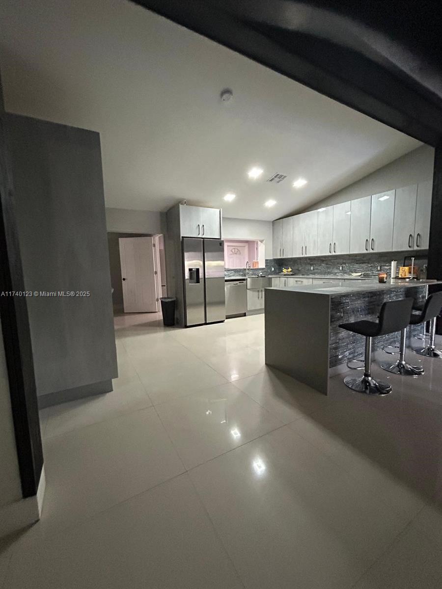 WEITZER SHAUNA MEADOWS SE - Residential