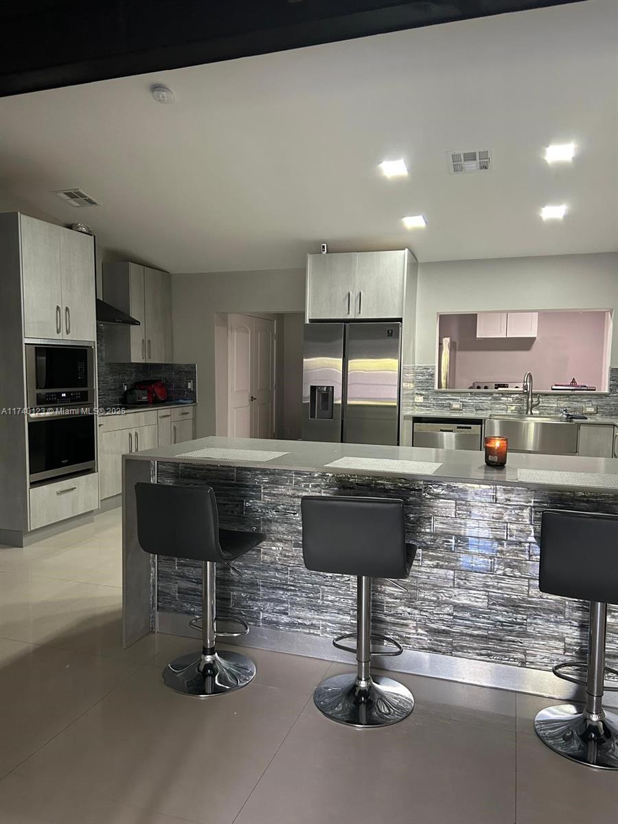 WEITZER SHAUNA MEADOWS SE - Residential