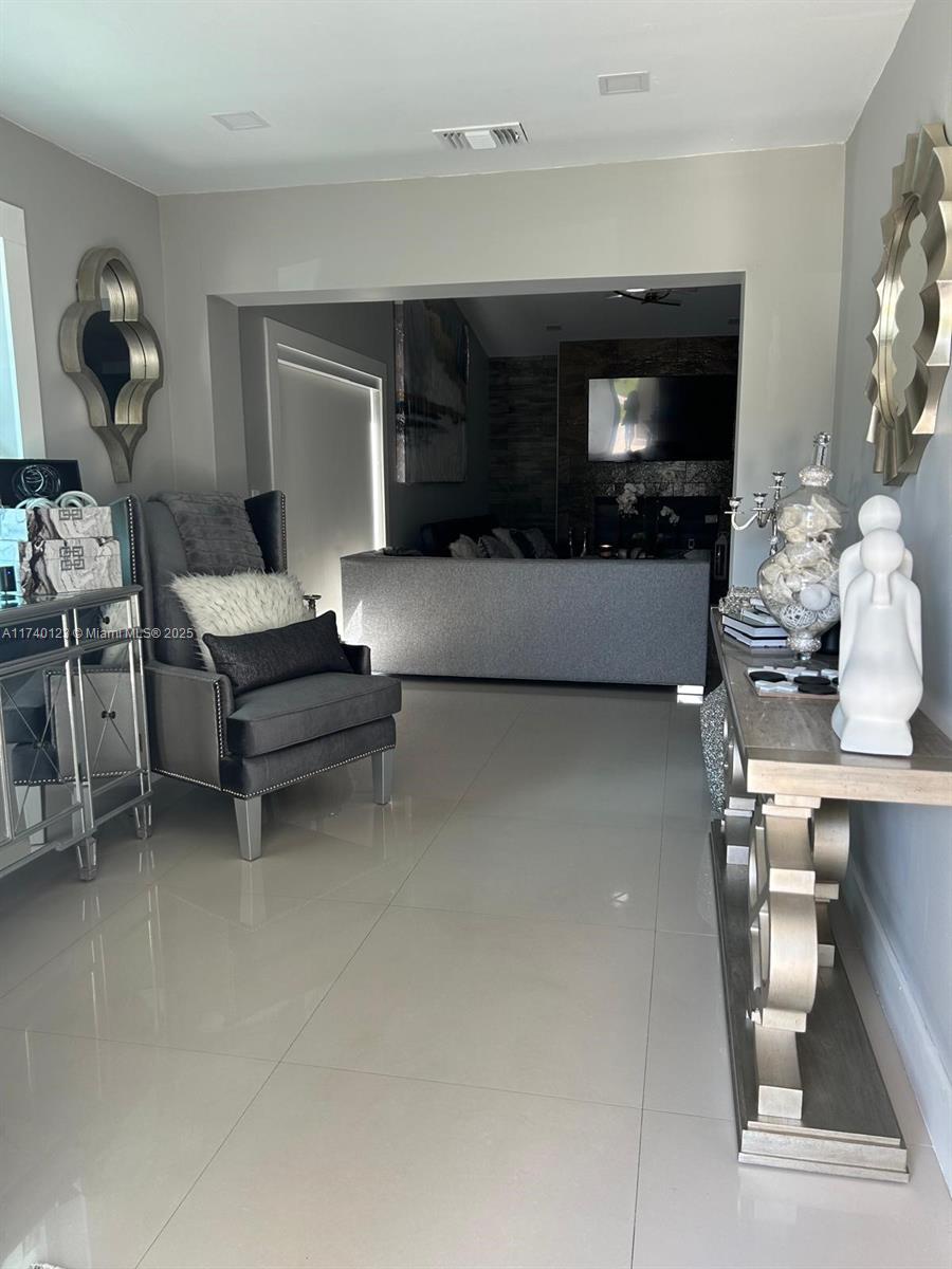 WEITZER SHAUNA MEADOWS SE - Residential