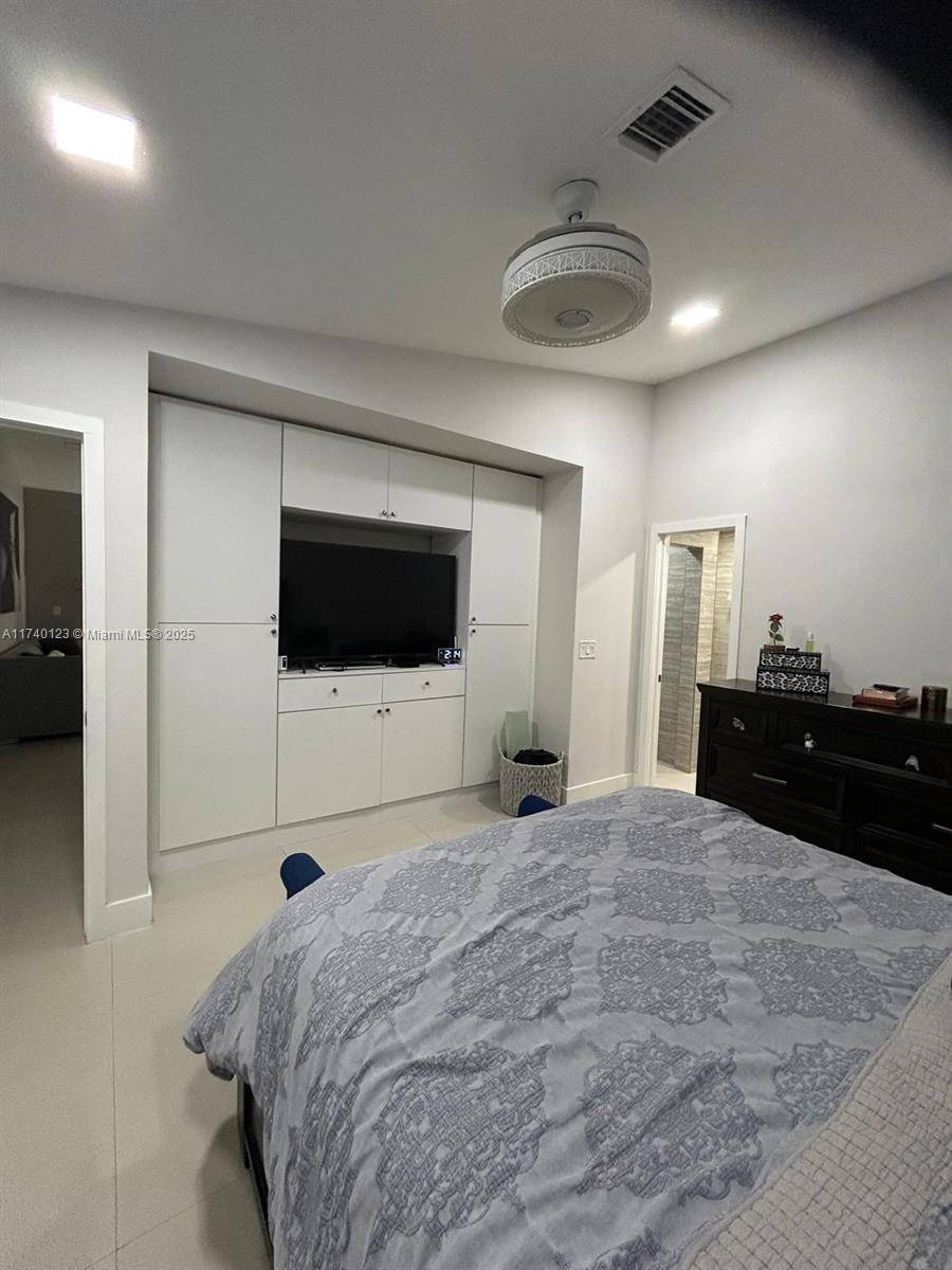 WEITZER SHAUNA MEADOWS SE - Residential