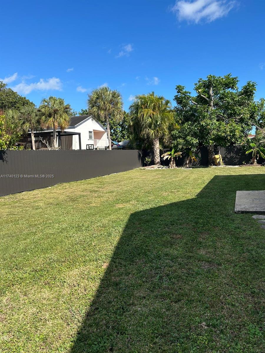 WEITZER SHAUNA MEADOWS SE - Residential