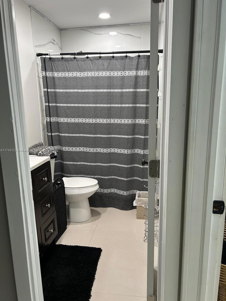 WEITZER SHAUNA MEADOWS SE - Residential