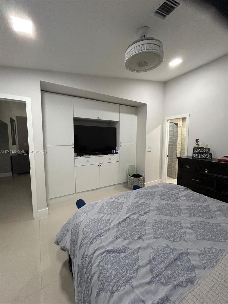 WEITZER SHAUNA MEADOWS SE - Residential