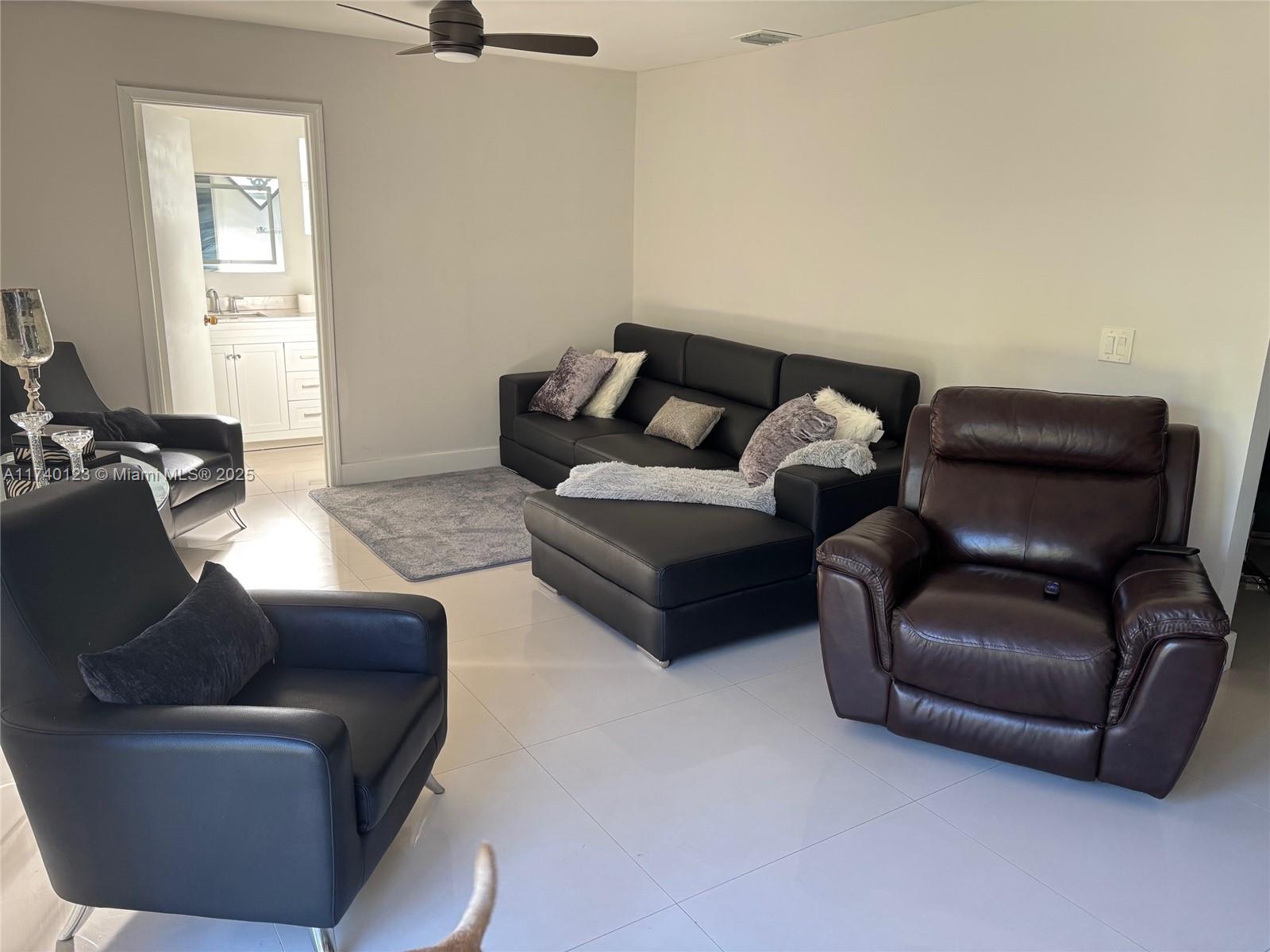 WEITZER SHAUNA MEADOWS SE - Residential