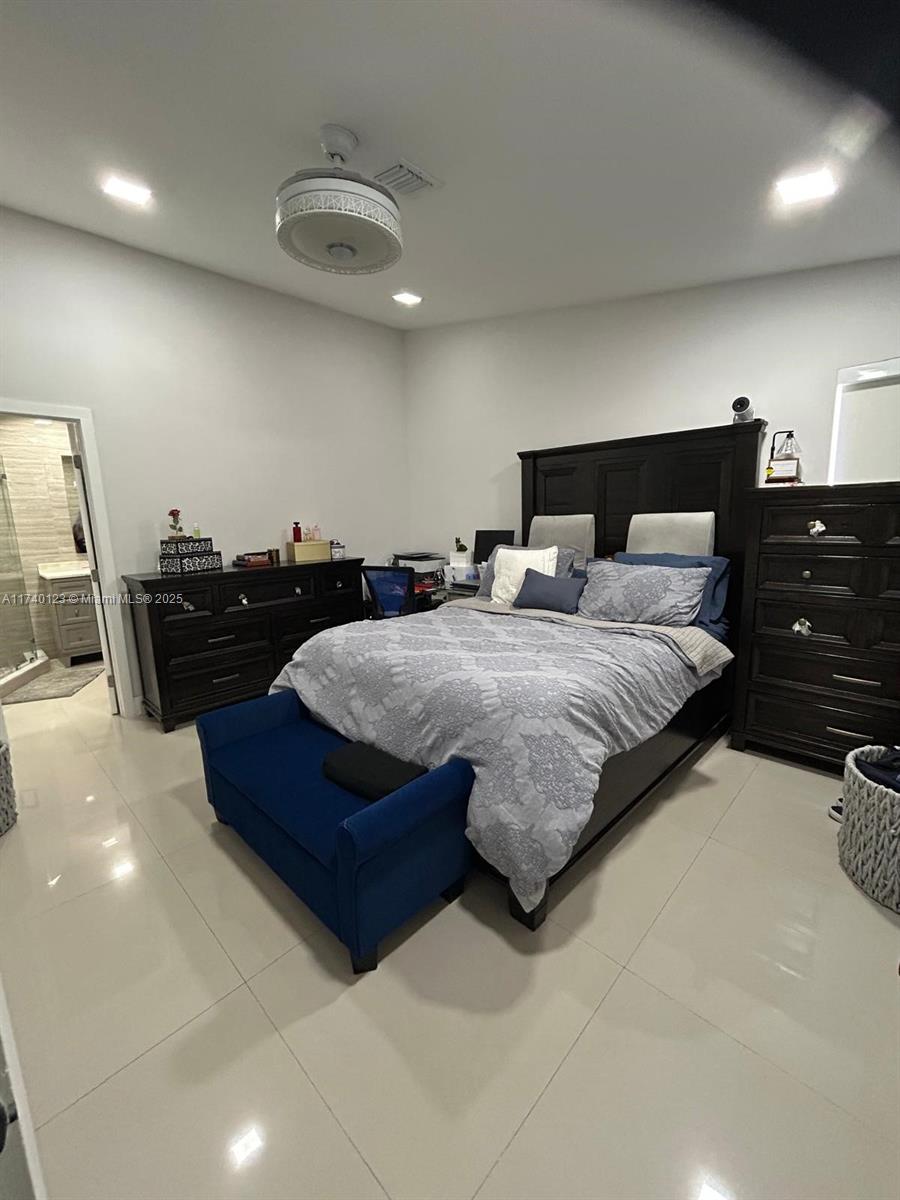WEITZER SHAUNA MEADOWS SE - Residential