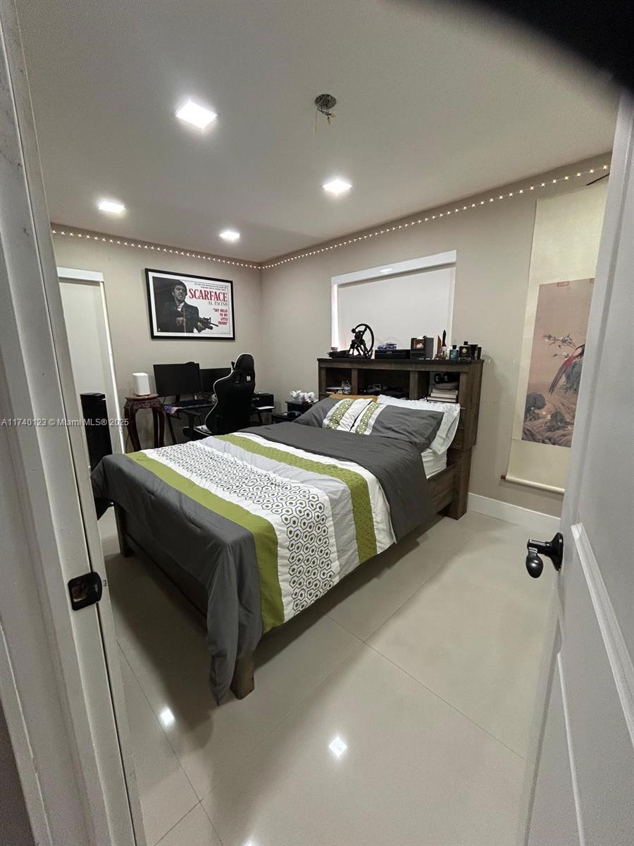 WEITZER SHAUNA MEADOWS SE - Residential