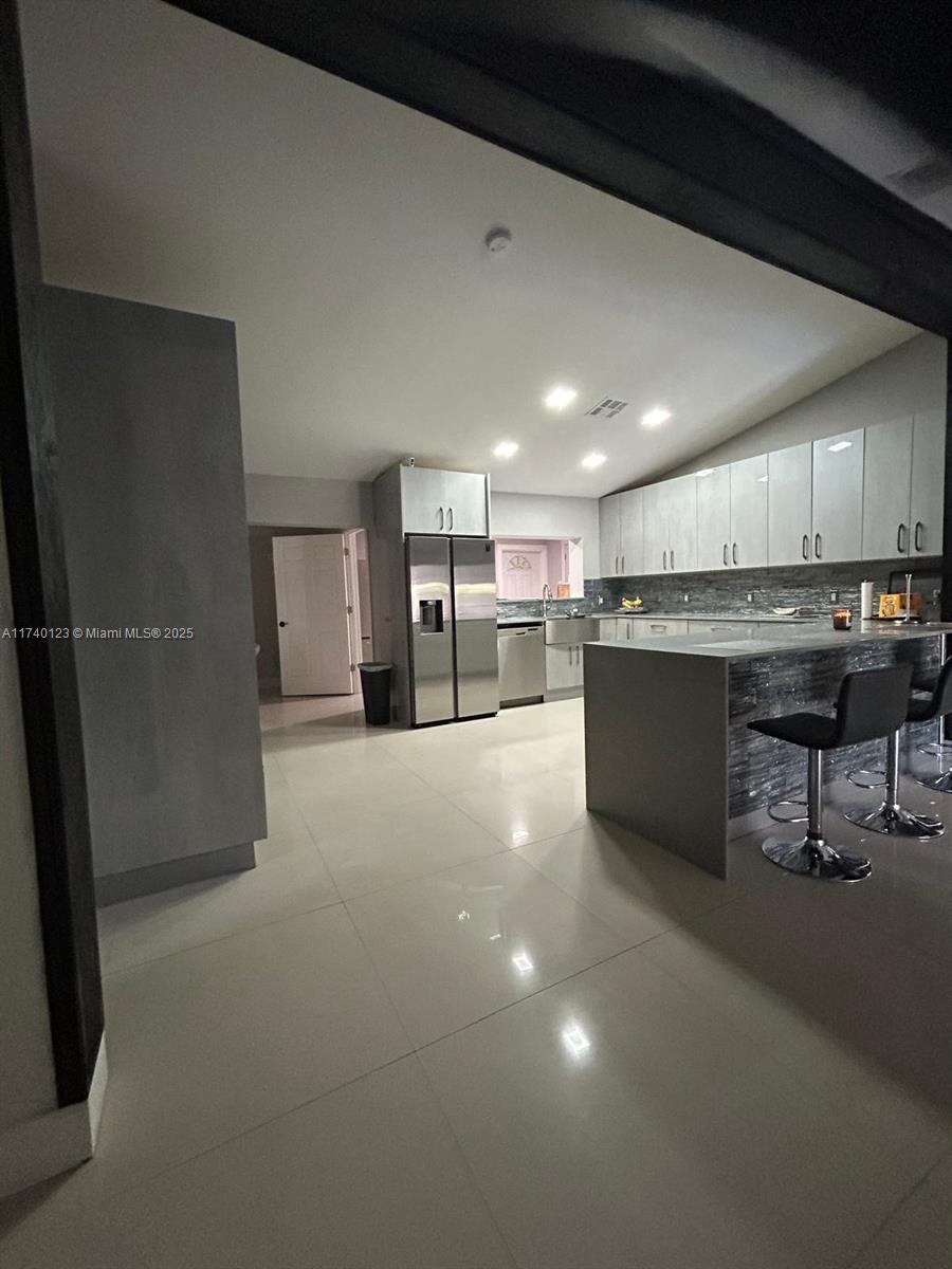 WEITZER SHAUNA MEADOWS SE - Residential