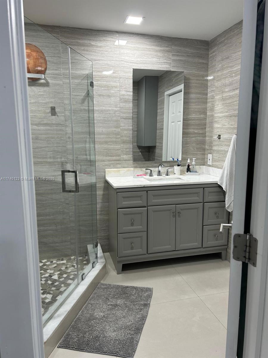 WEITZER SHAUNA MEADOWS SE - Residential