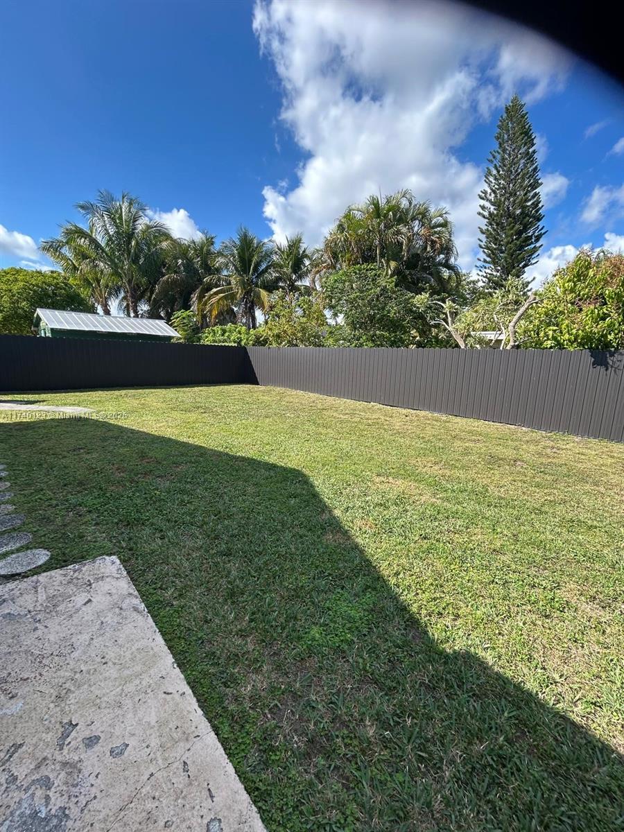 WEITZER SHAUNA MEADOWS SE - Residential