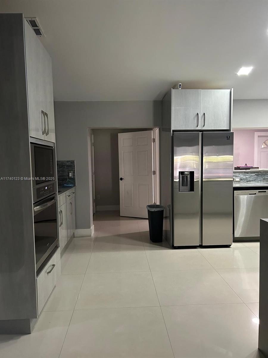 WEITZER SHAUNA MEADOWS SE - Residential