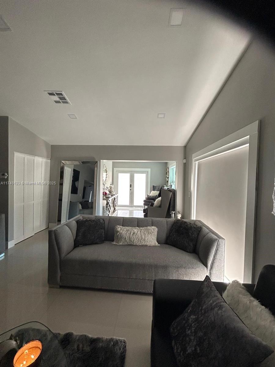WEITZER SHAUNA MEADOWS SE - Residential