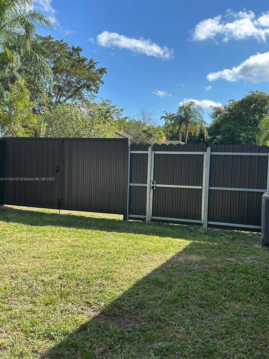 WEITZER SHAUNA MEADOWS SE - Residential