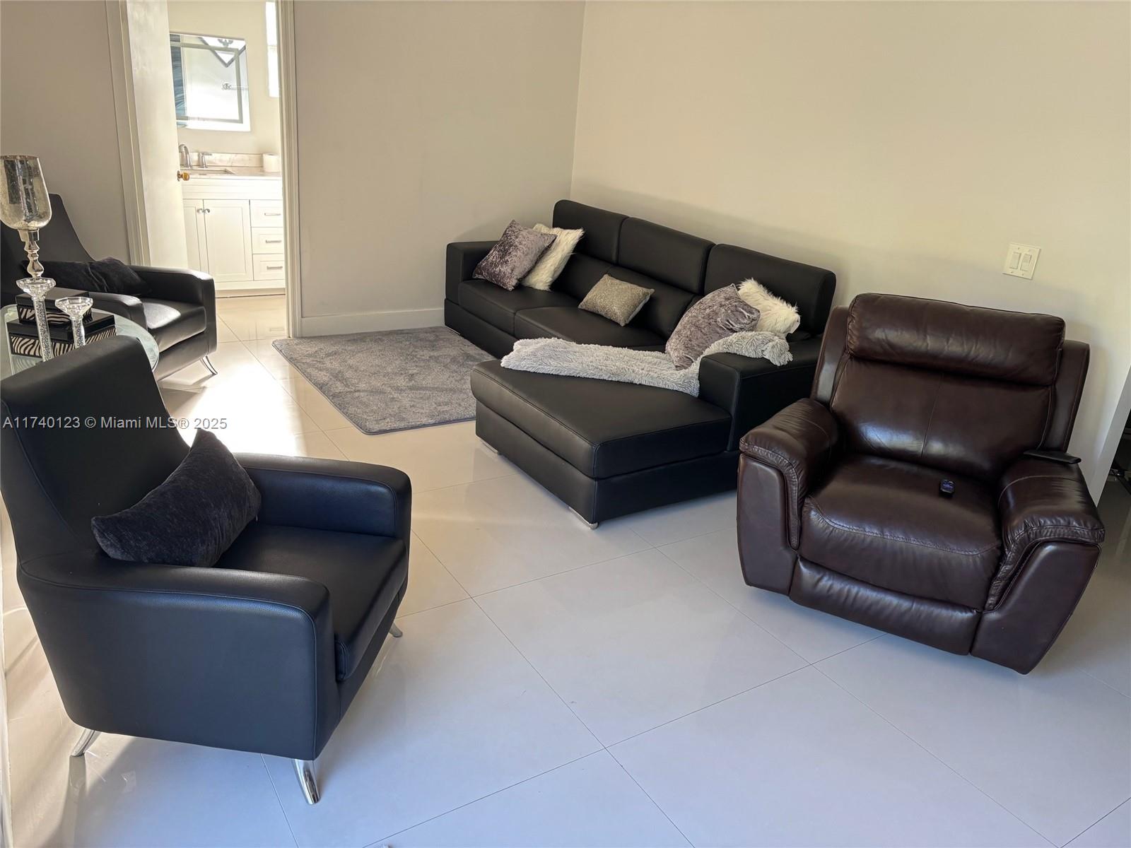 WEITZER SHAUNA MEADOWS SE - Residential