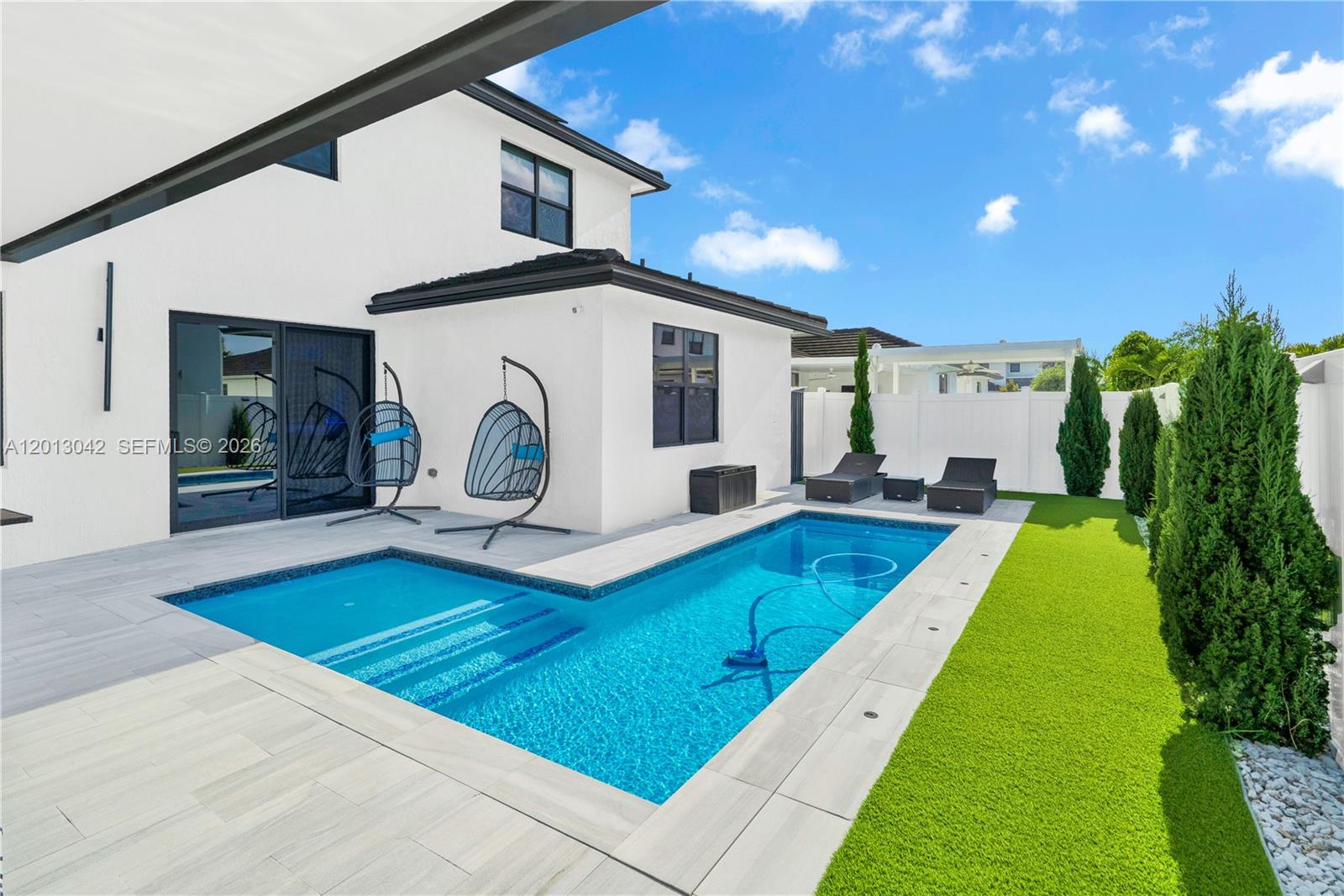 MC RESIDENTIAL - Residential