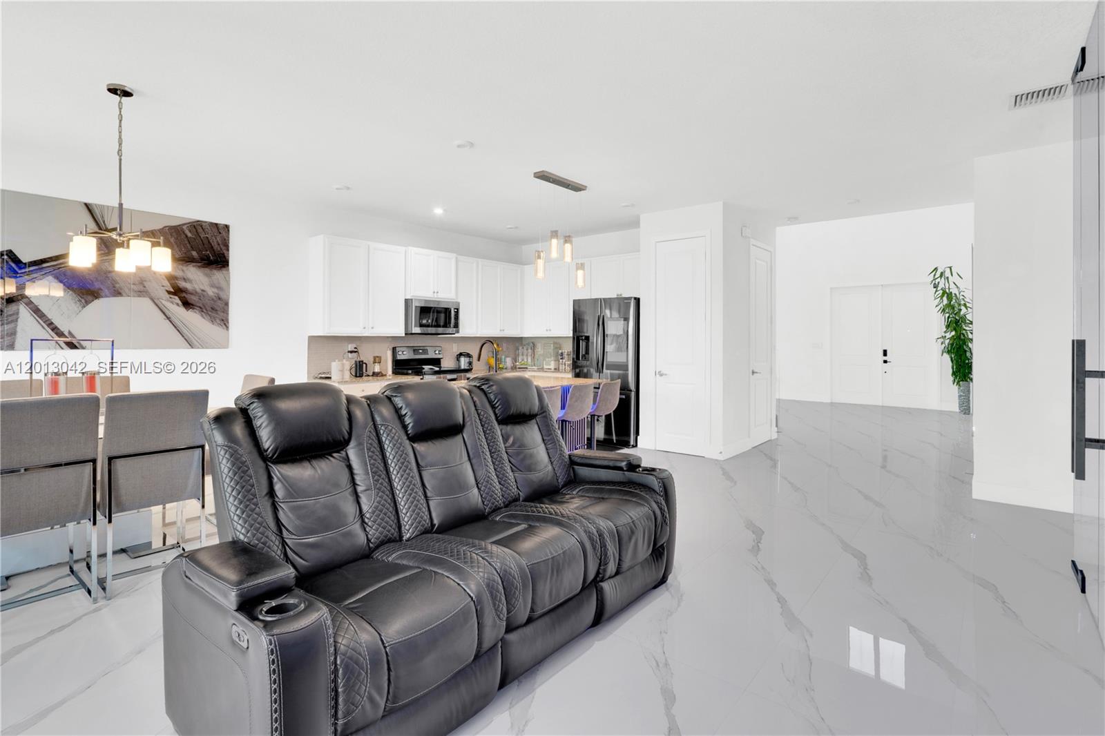 MC RESIDENTIAL - Residential