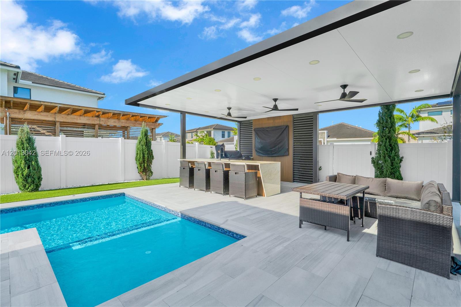 MC RESIDENTIAL - Residential