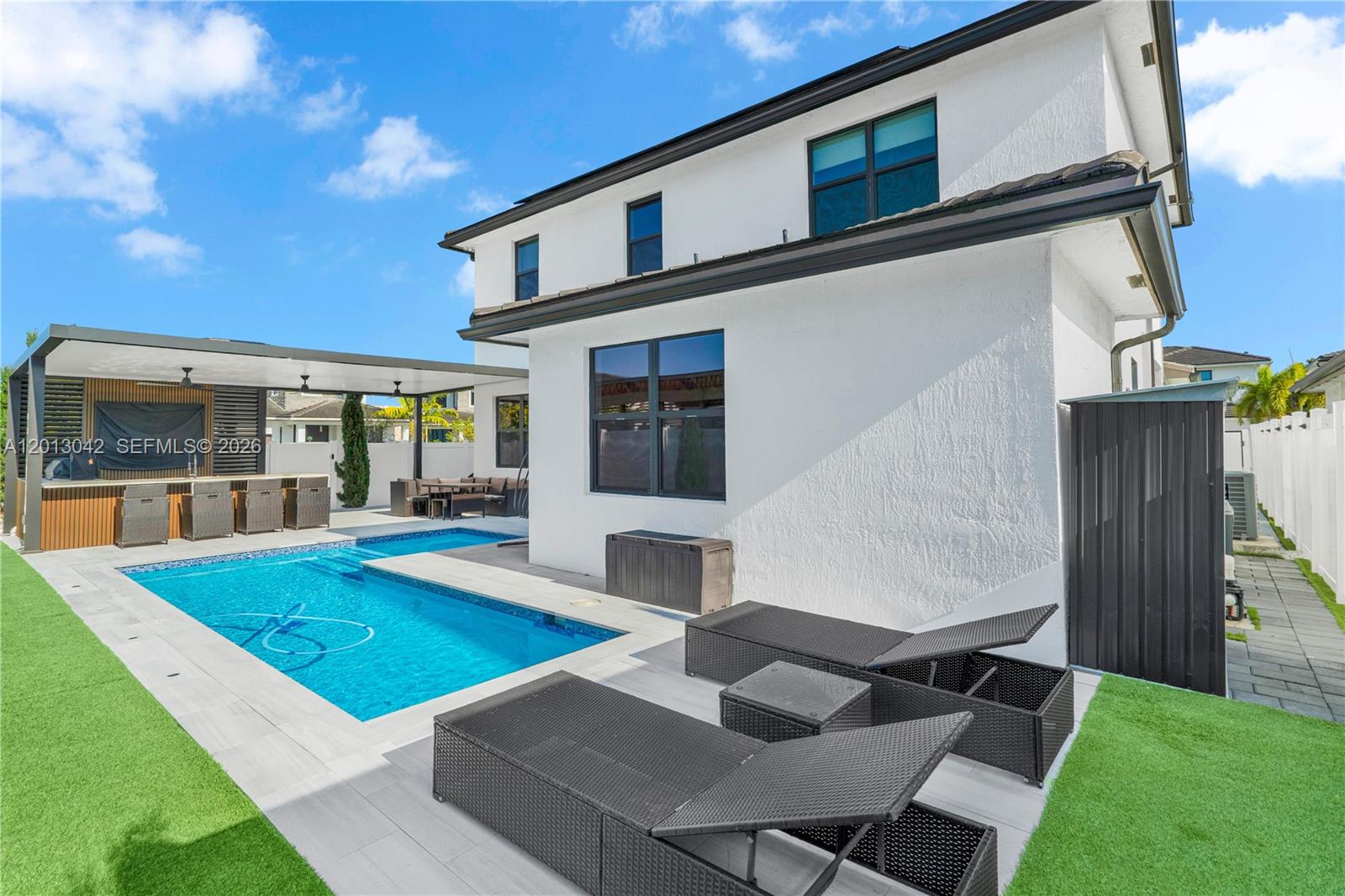 MC RESIDENTIAL - Residential