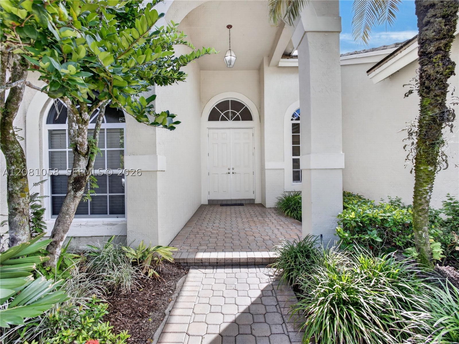 3098 Lakewood Cir