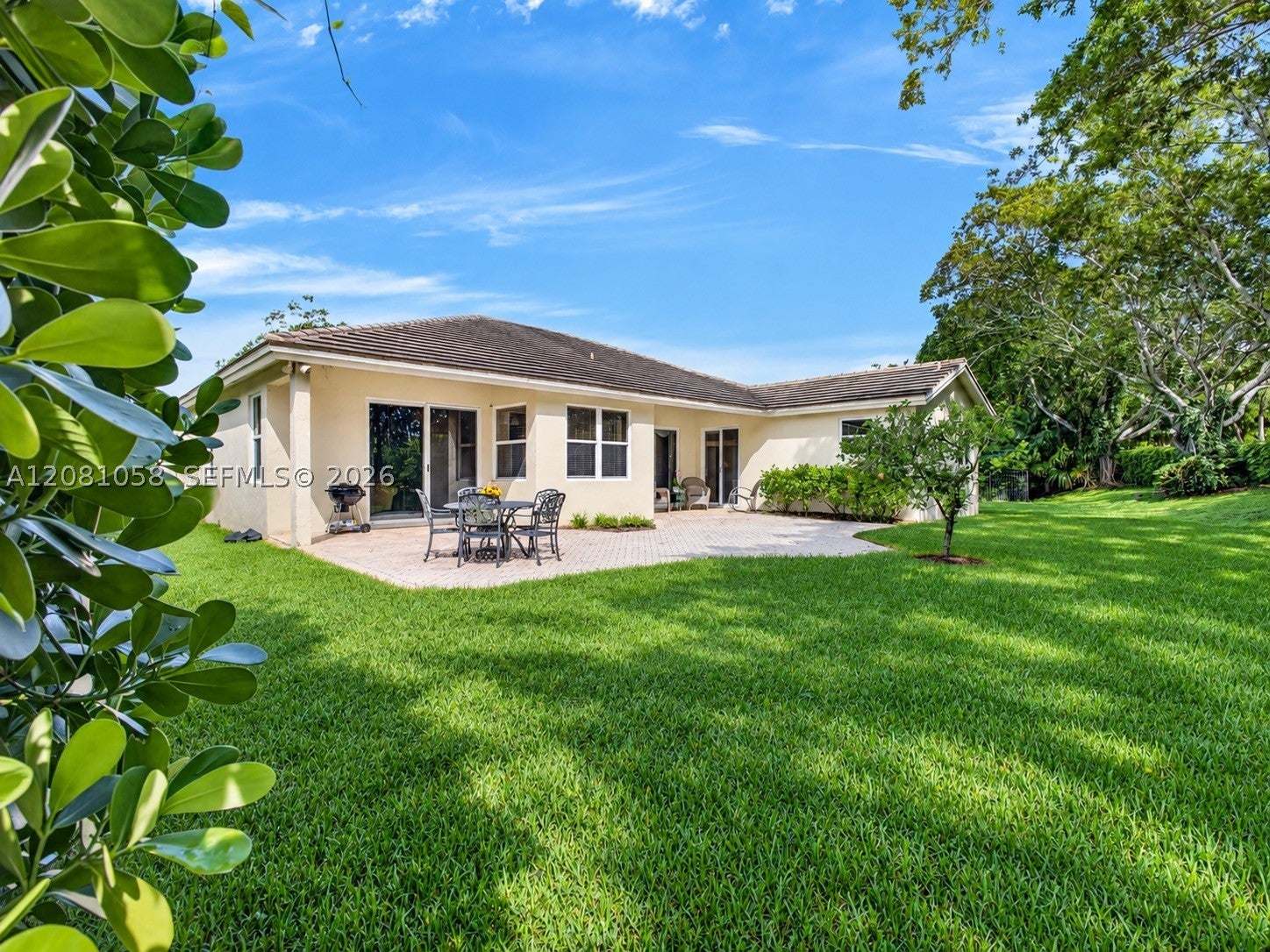 3098 Lakewood Cir