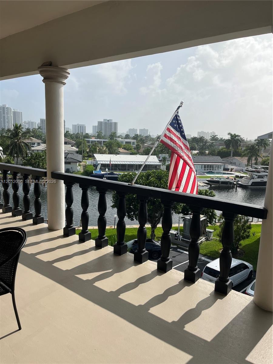 440 Paradise Isle Blvd 406