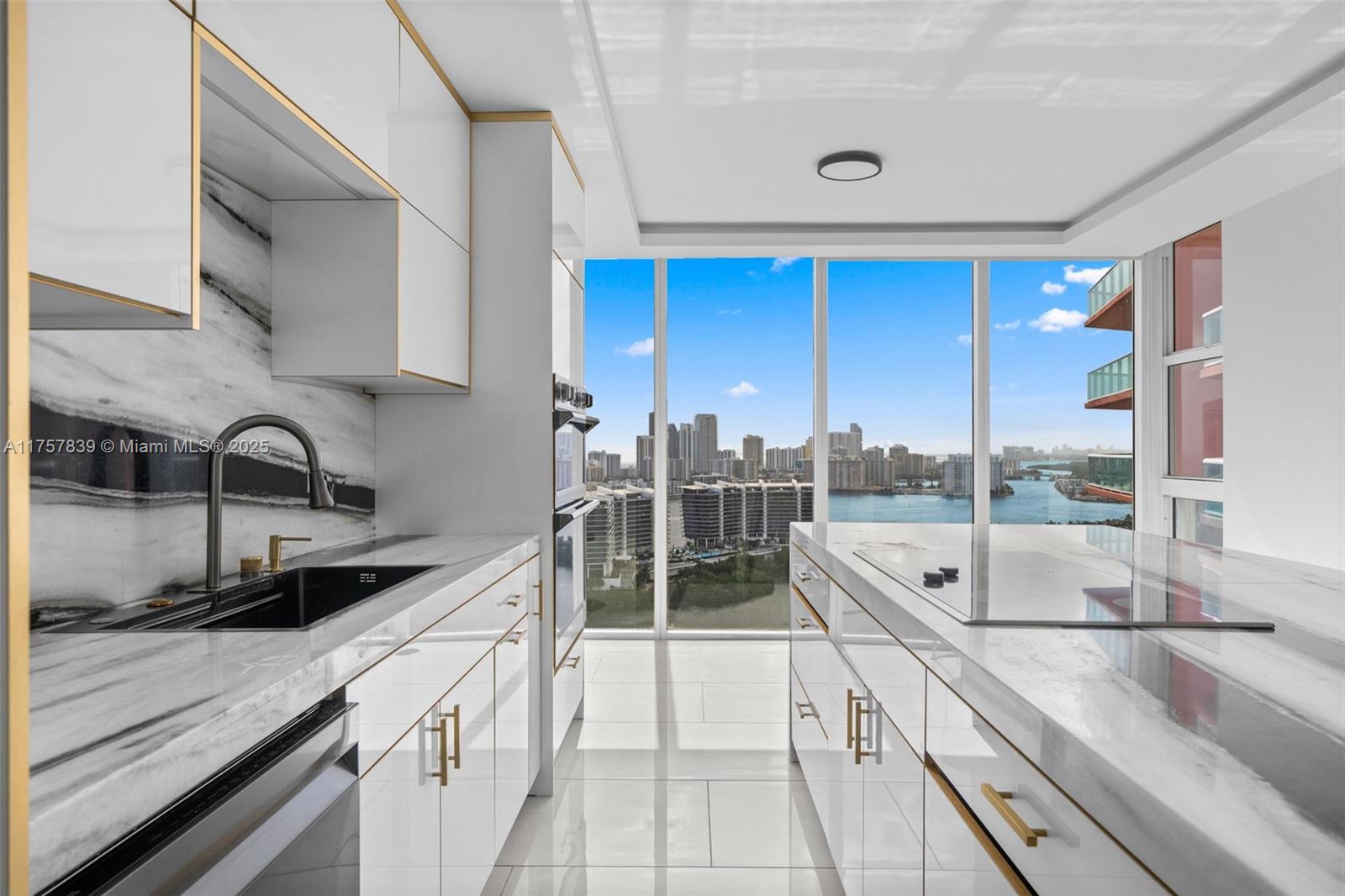 3370 Hidden Bay Dr 3311, Aventura, Miami-Dade County, Florida - 3 Bedrooms  
3 Bathrooms - 