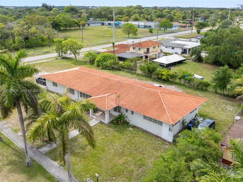 Photo of 1895 NW 175th St, Miami Gardens, FL 33056 (MLS # A12027934)