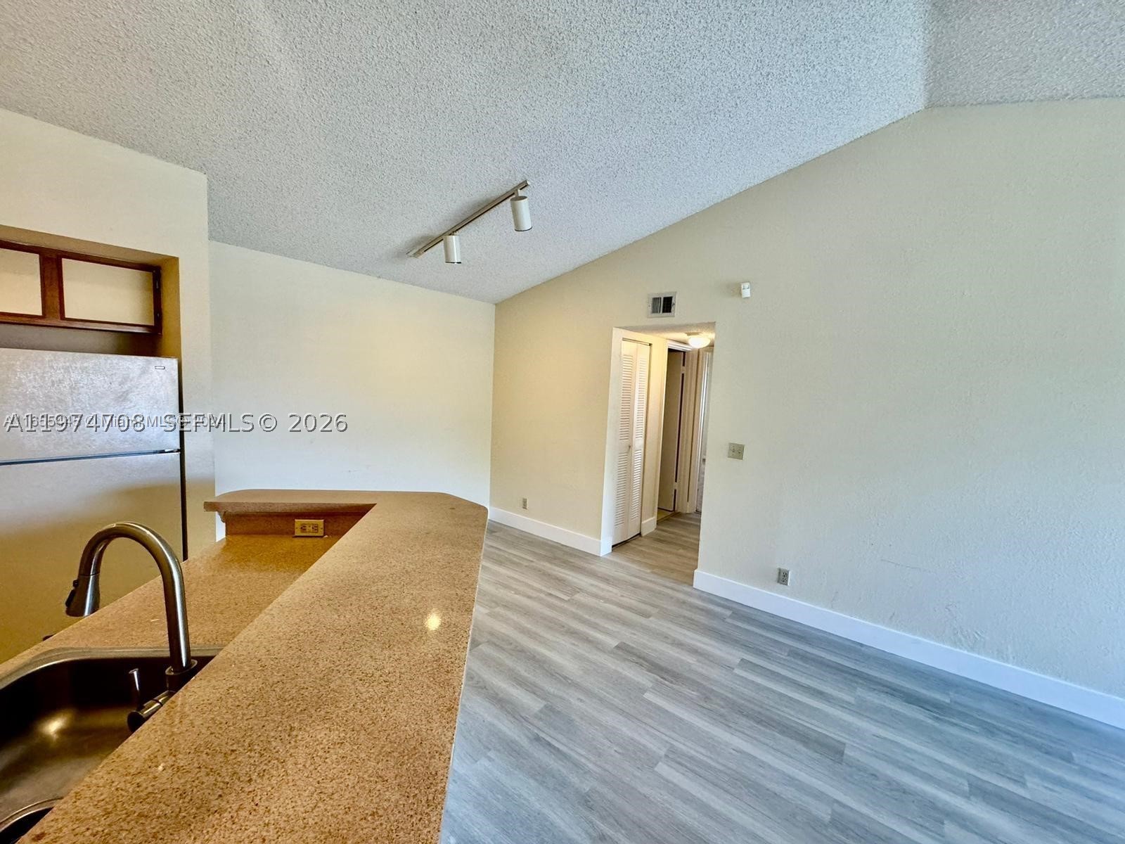 3390 N Pinewalk Dr N 1038
