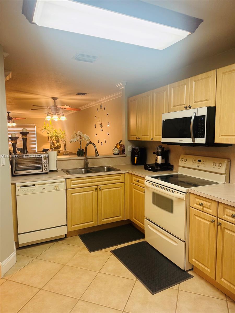 MELROSE POINT CONDO - Residential