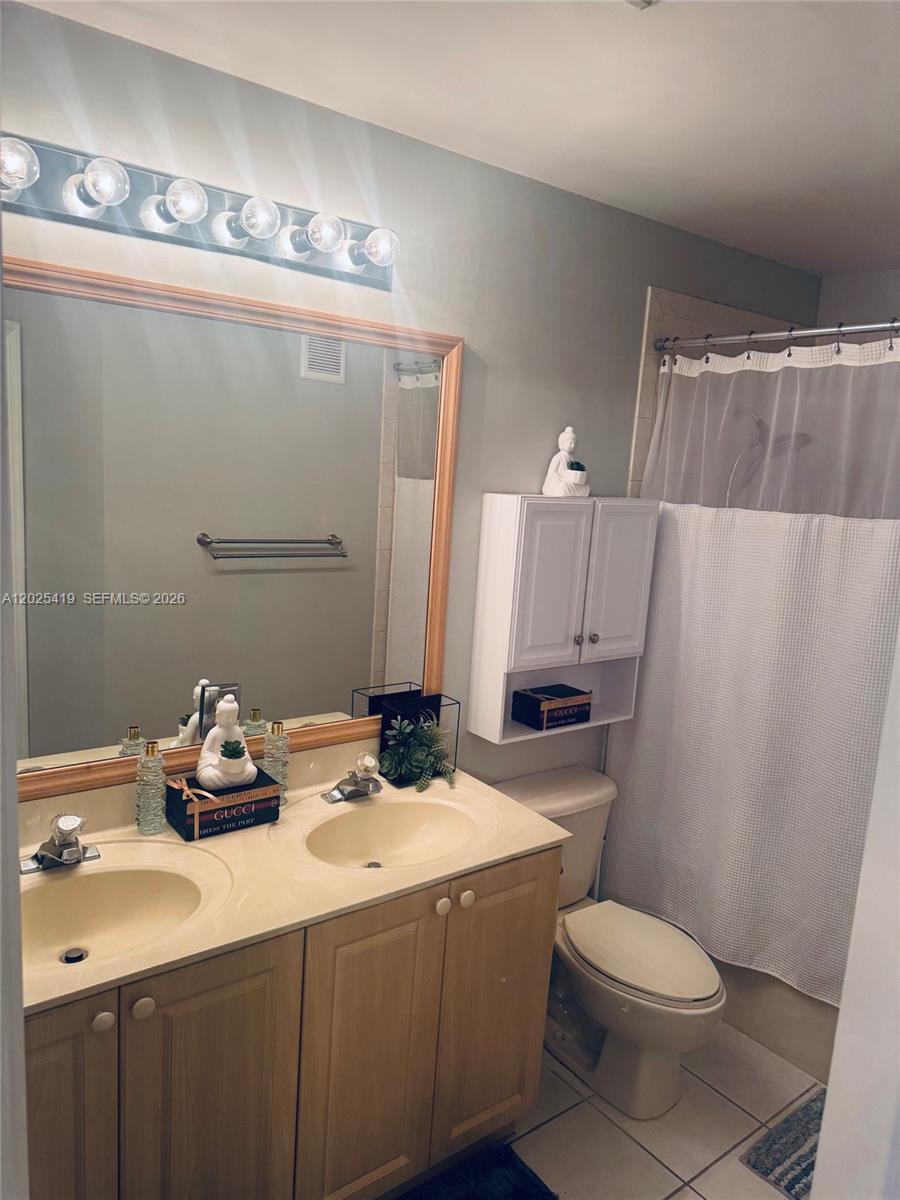 MELROSE POINT CONDO - Residential