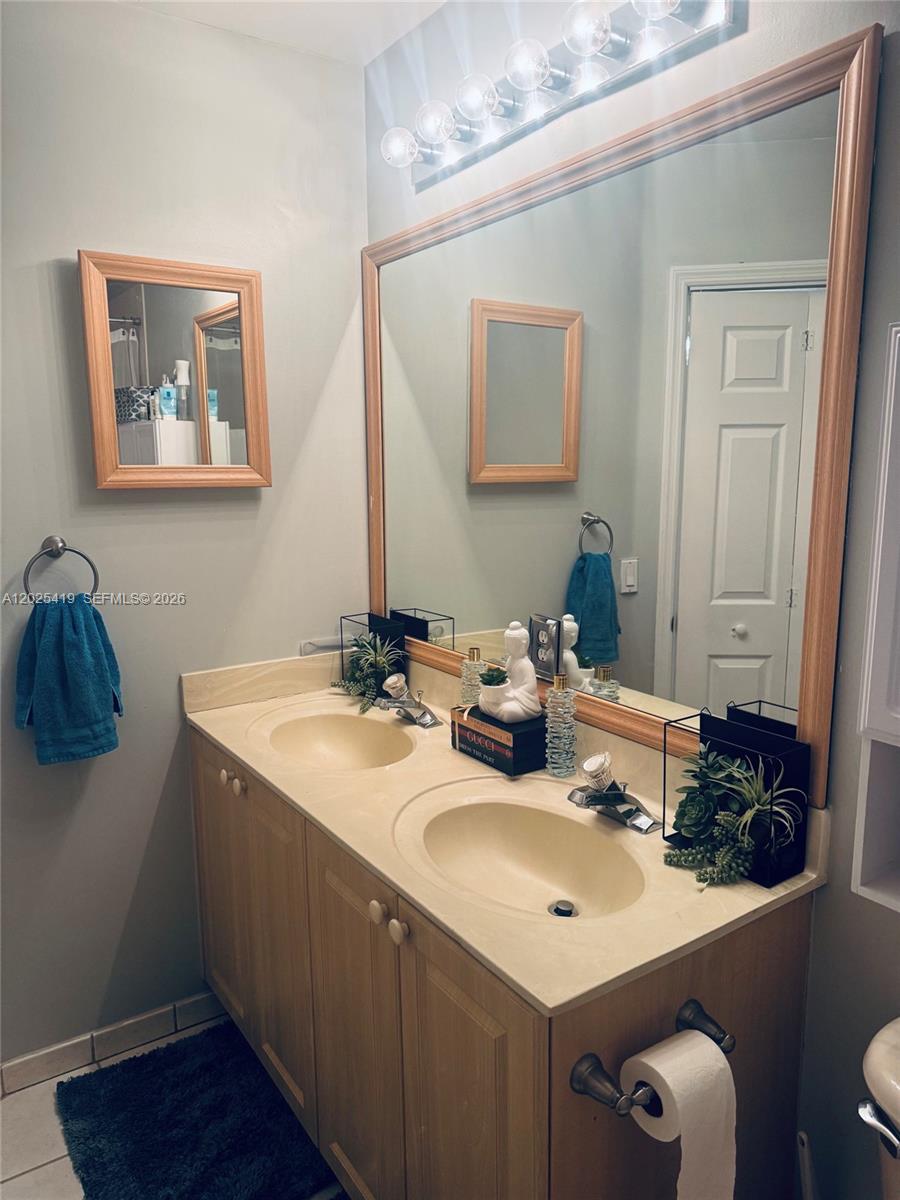MELROSE POINT CONDO - Residential