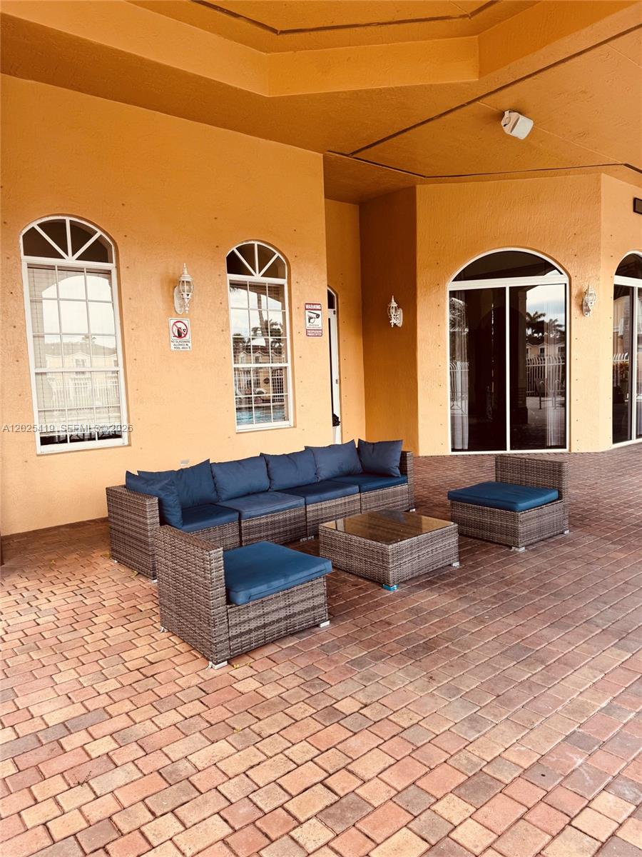 MELROSE POINT CONDO - Residential