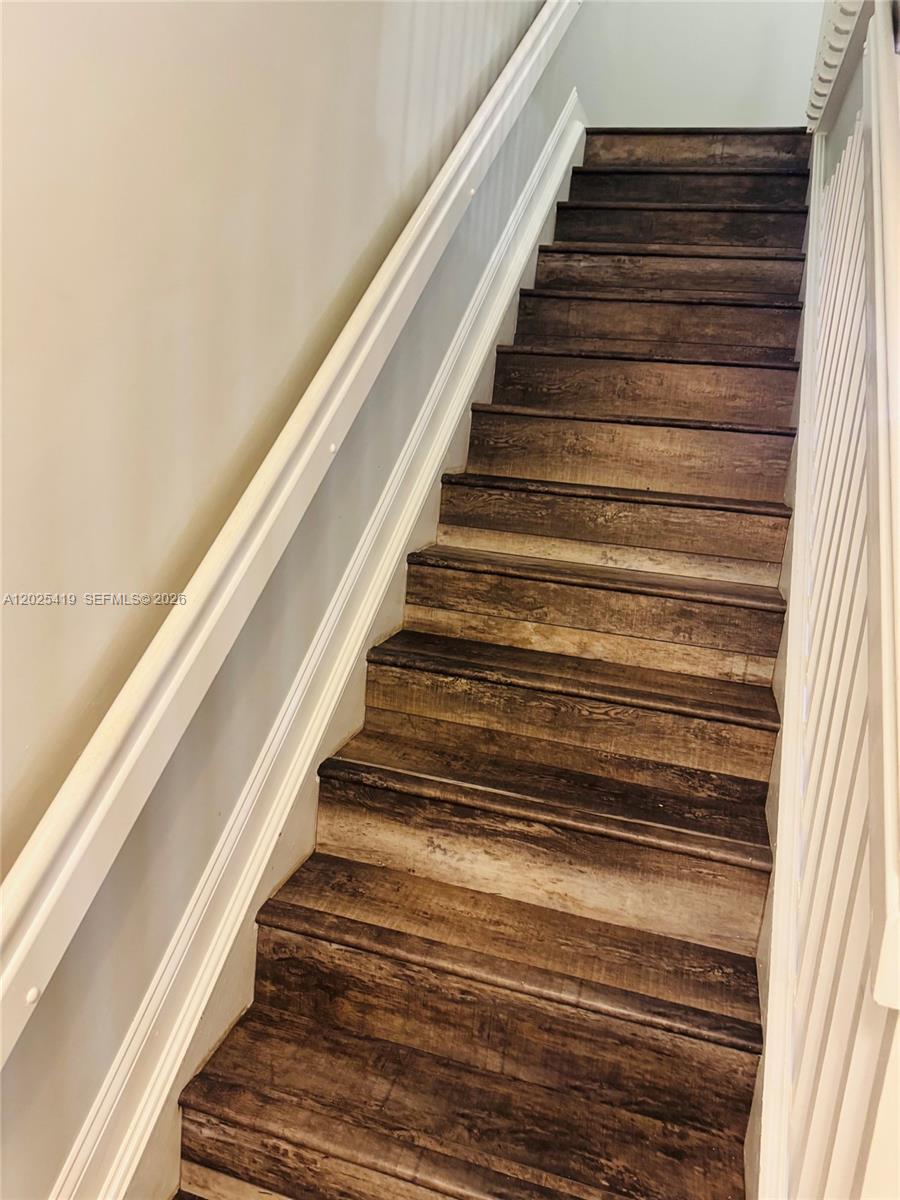 MELROSE POINT CONDO - Residential