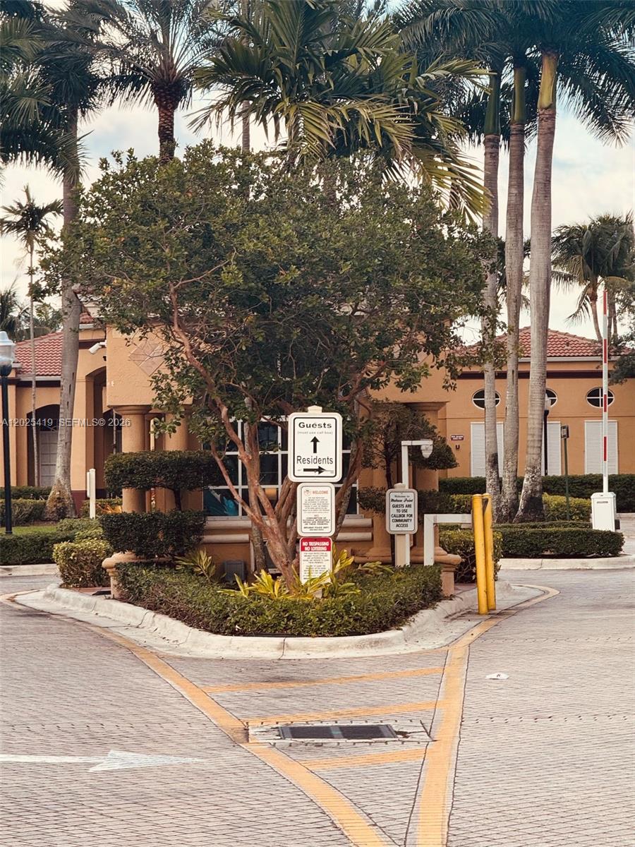 MELROSE POINT CONDO - Residential