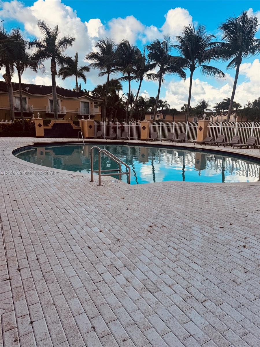 MELROSE POINT CONDO - Residential