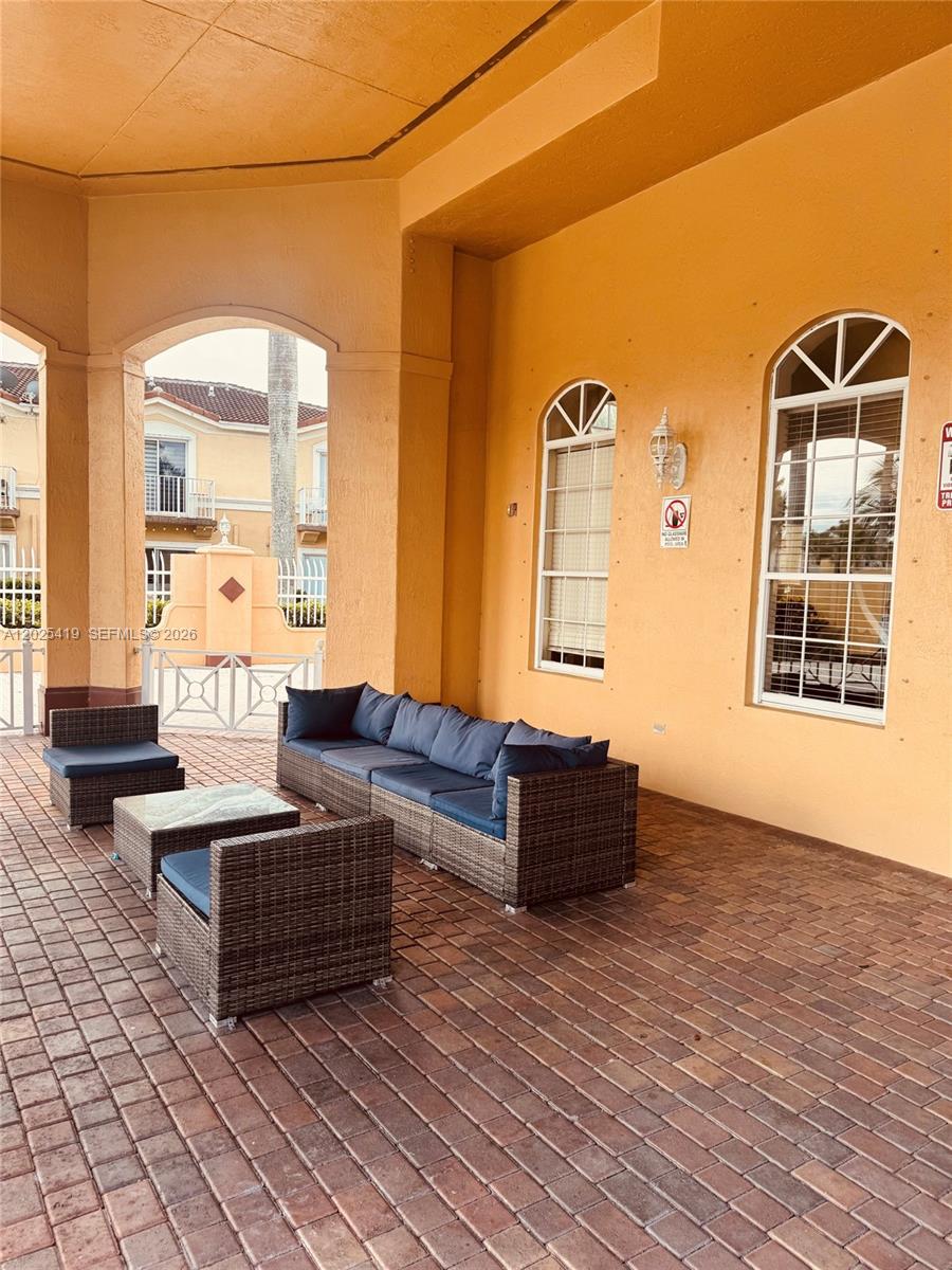MELROSE POINT CONDO - Residential