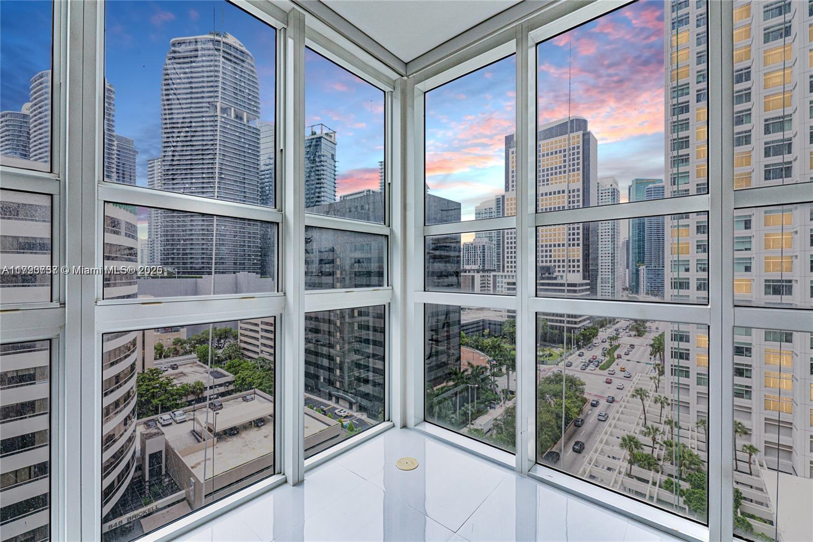 Rental Property at 951 Brickell Ave 1401, Miami, Broward County, Florida - Bedrooms: 1 
Bathrooms: 1  - $3,400 MO.