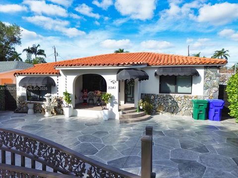 2241 SW 26th St Miami FL 33133