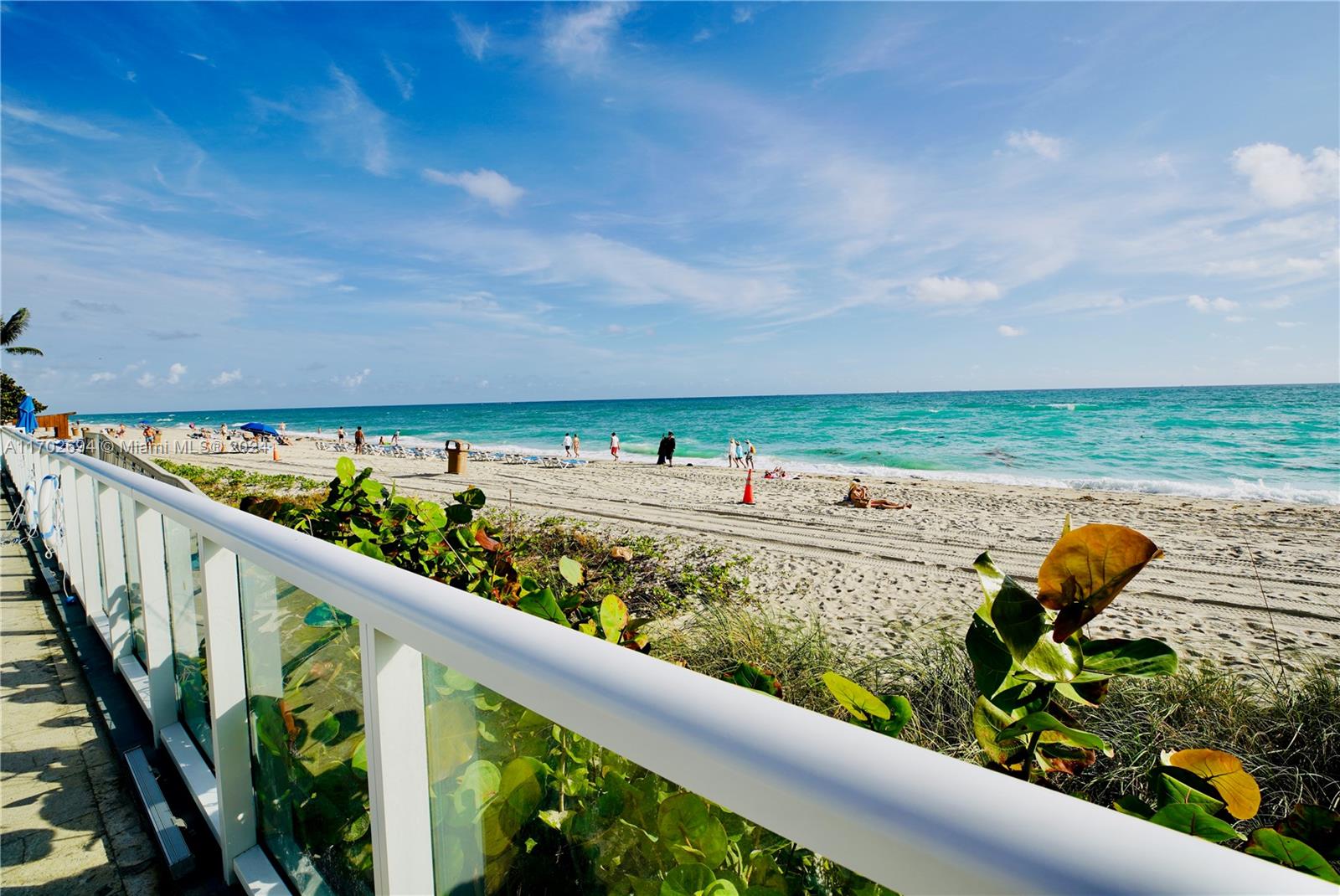 19201 Collins Ave 726