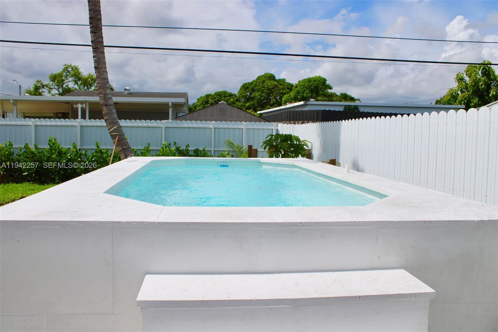 REPLAT OF PORTIONS OF RIC - Residential Lease