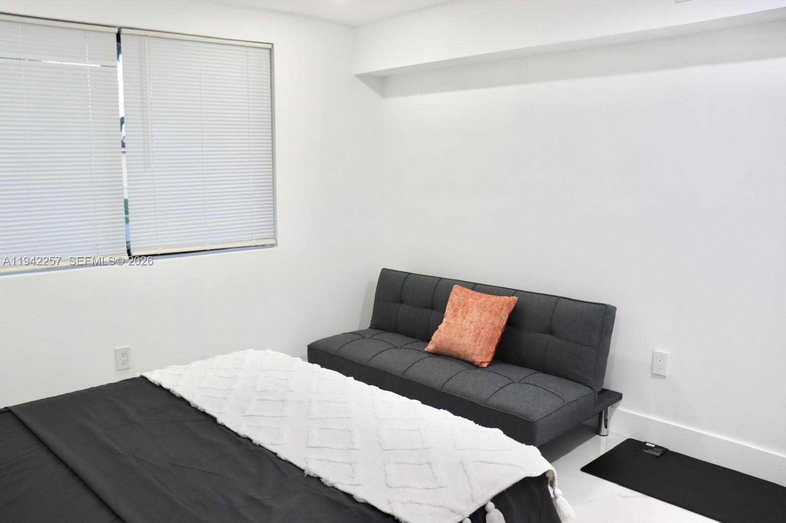 REPLAT OF PORTIONS OF RIC - Residential Lease