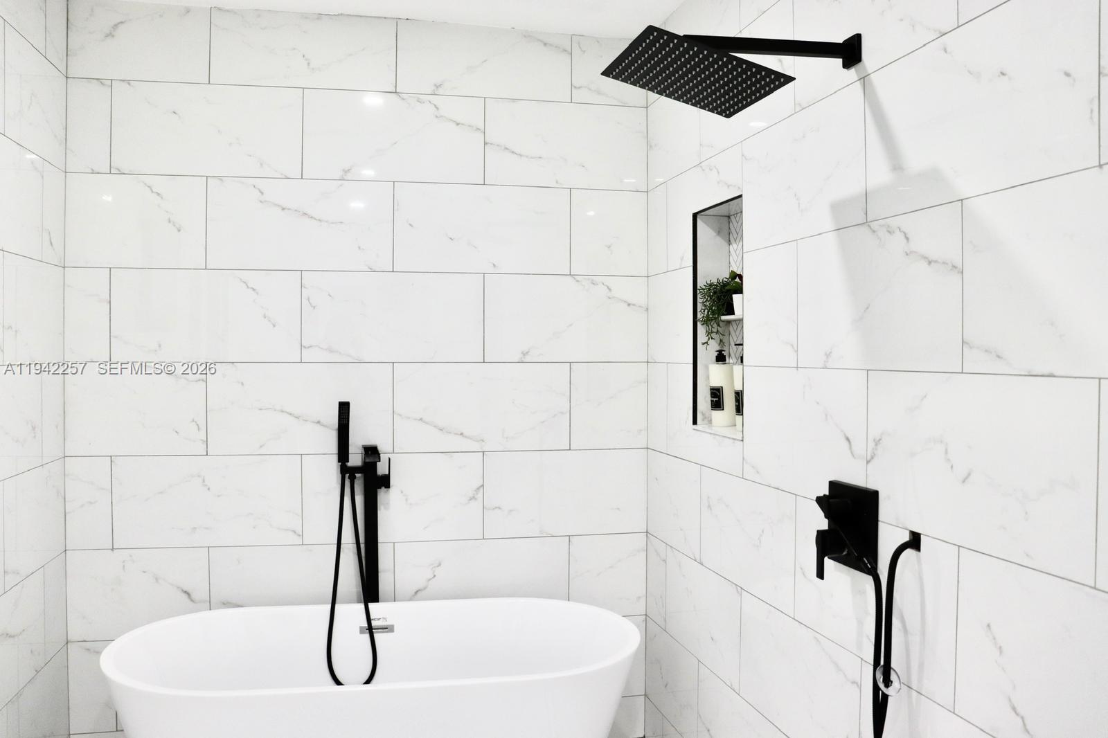 REPLAT OF PORTIONS OF RIC - Residential Lease