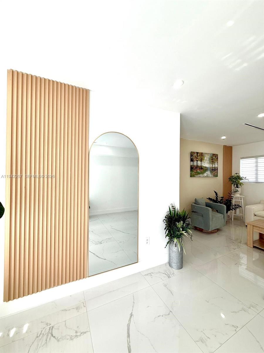 REPLAT OF PORTIONS OF RIC - Residential Lease