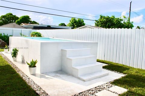 15100 Polk St . Miami FL 33176