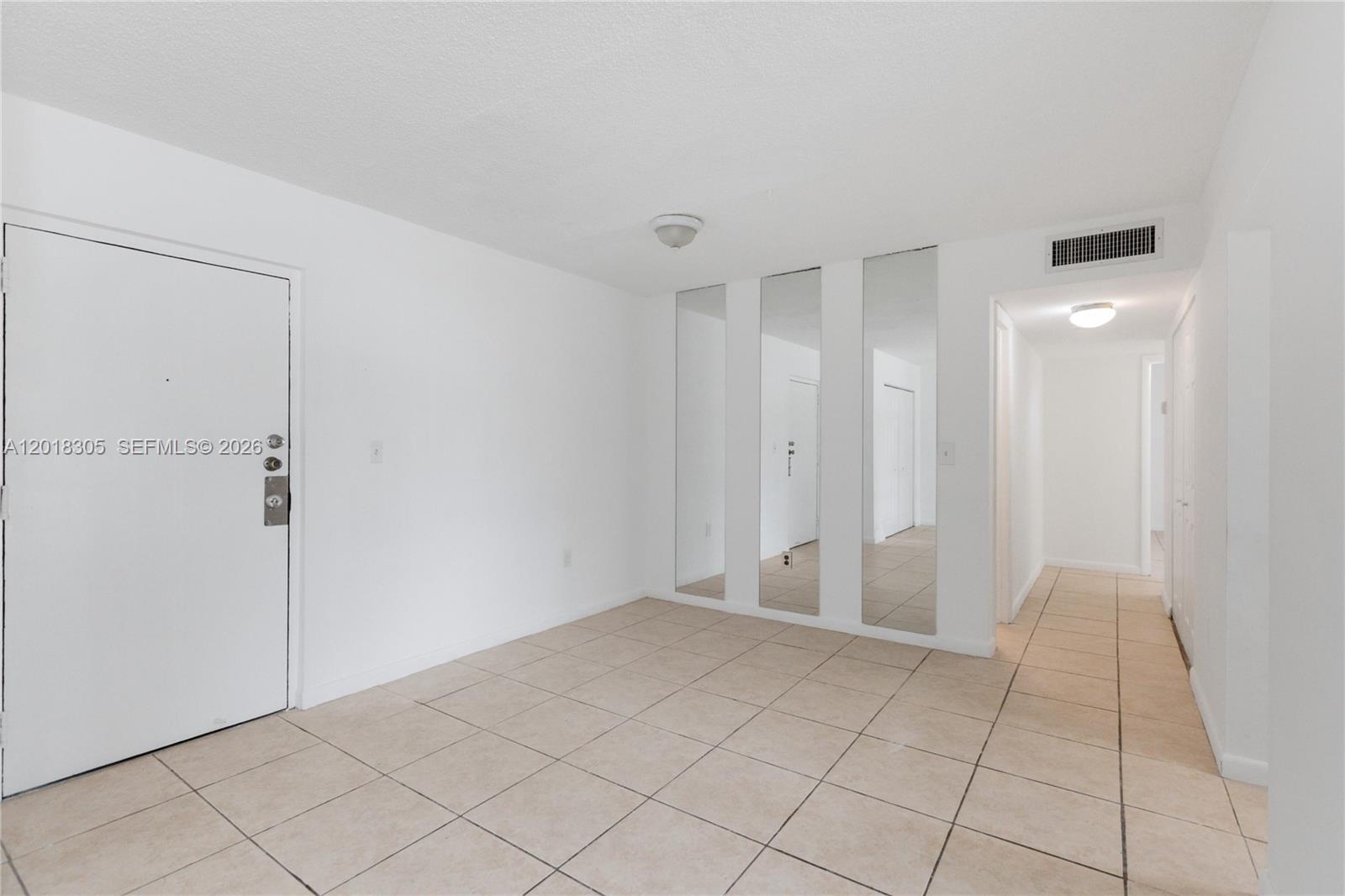 VERSAILLES GDNS I CONDO - Residential